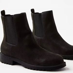 NIB LOFT Chelsea Bootie size 8 1/2